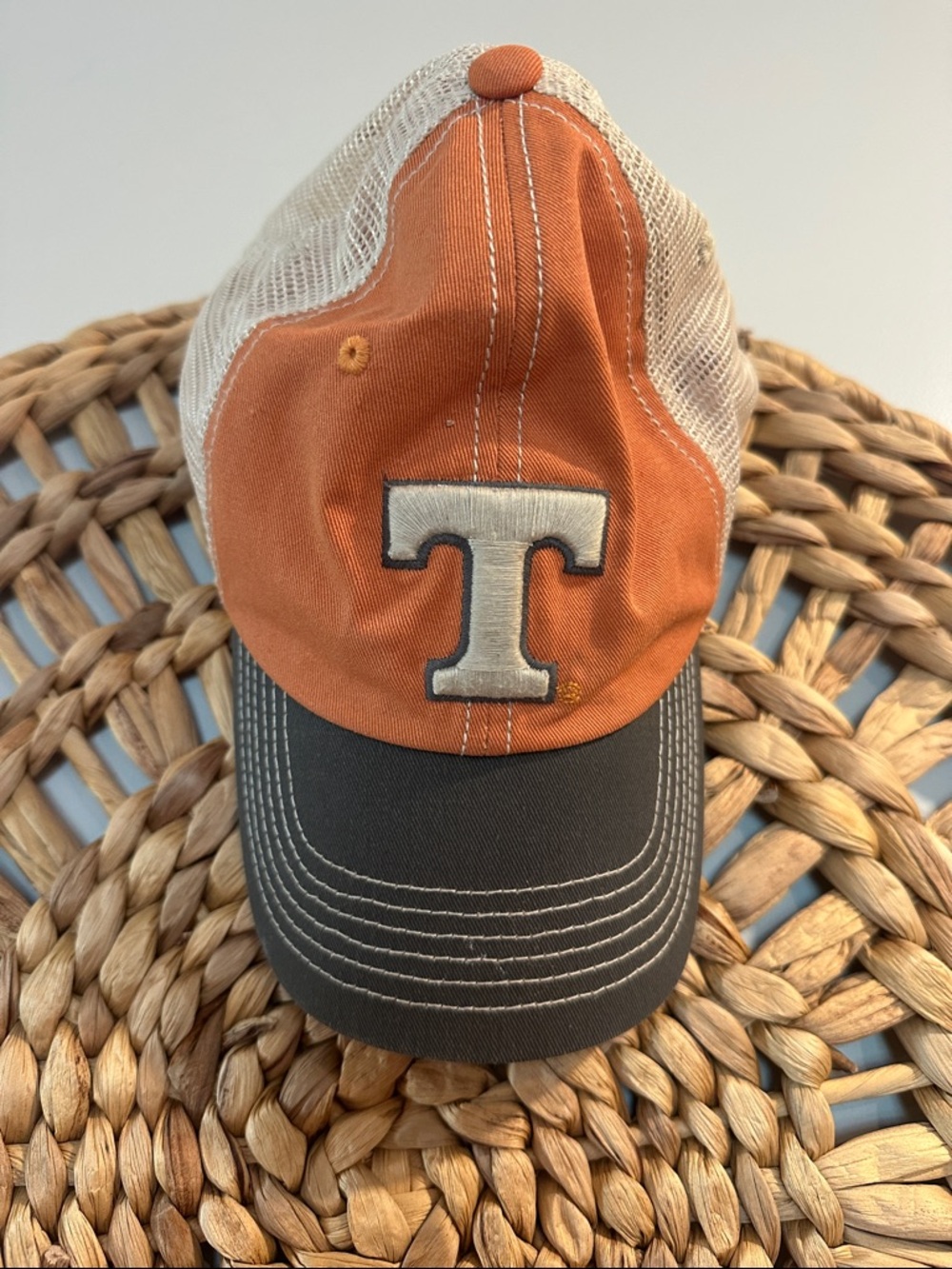 Tennessee Vols Top of the World Orange and Cream Mesh Trucker Cap withBlack Brim